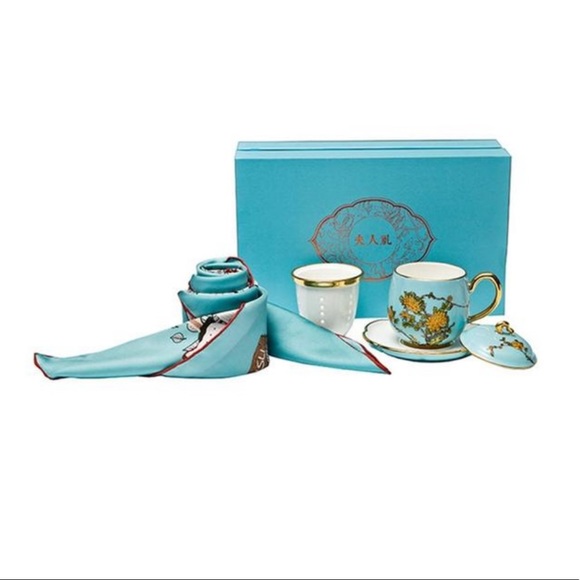 Wensli Other - NWT Wensli Silk Scarf and Turquoise Lady Teacup and Saucer Box Set - Fine China